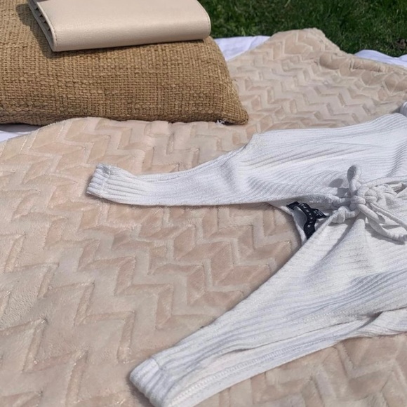 Ribbed White Body Suit - Picture 2 of 4